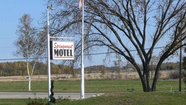 Springmount Motel โอเวนซาวด์ ภายนอก รูปภาพ