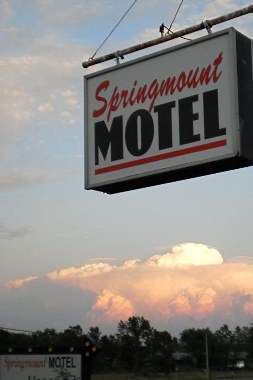 Springmount Motel โอเวนซาวด์ ภายนอก รูปภาพ