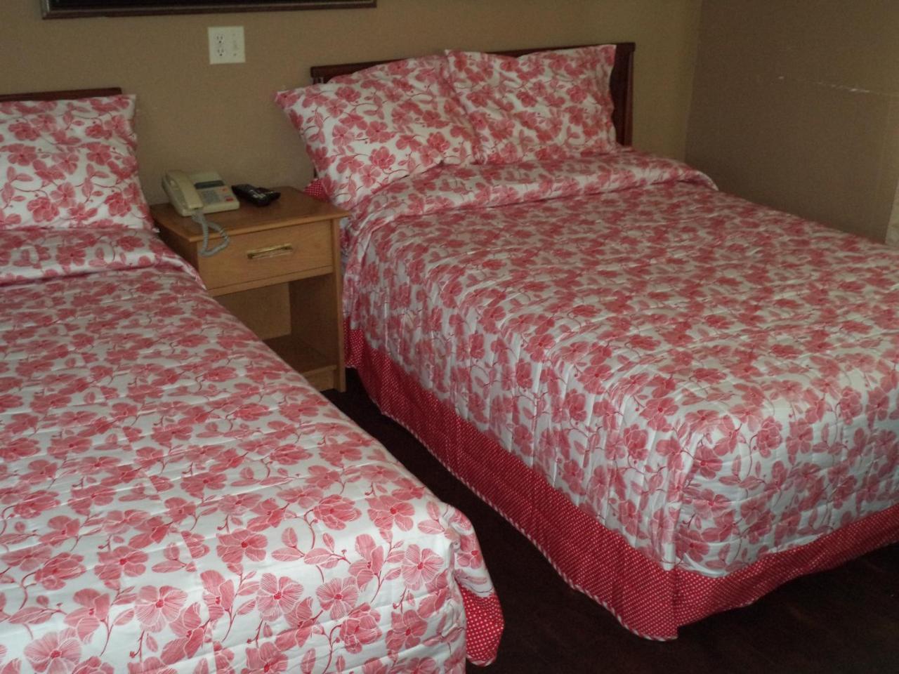 Springmount Motel โอเวนซาวด์ ภายนอก รูปภาพ